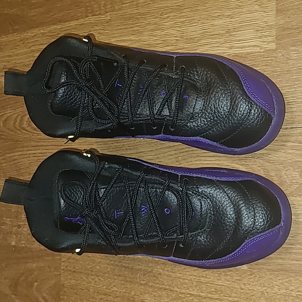 Jordan retro 12 Field Purple size 2Y